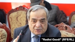 Раҳмон Улмасов, коршиноси масоили муҳоҷират.