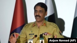 Zëdhënësi i ushtrisë pakistaneze, gjenerali, Asif Ghafoor.