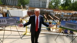 Президент США Дональд Трамп рассказывает о задуманной им реконструкции Белого Дома. Вашингтон, 19 мая 2026 года