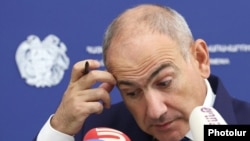 Armenia - Prime Minister Nikol Pashinian holds a news briefing in Yerevan, October 1, 2026.