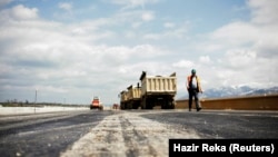 Punimet në një autostradë të Kosovës, fotografi nga arkivi. 