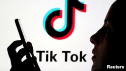 Platforma Tik Tok are aproape 9 milioane de utilizatori în România. 