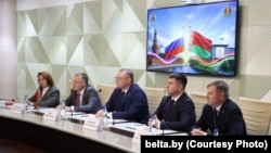 На перамовах дэлегацыяў Вярхоўных судоў Беларусі і Расеі ў Менску. 10 чэрвеня 2026 году
