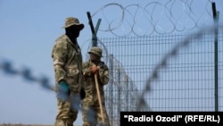 Низомиёни Қирғизистон хати сарҳадро симхорпеч мекунанд