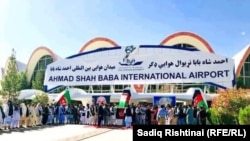 ولسمشر غني د کندهار په هوايي ډګر کې