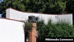 Помнік Саламеі Нерыс савецкага часу ў Вільні