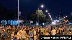 Okupljanje demonstranata kod opštine Novi Beograd