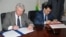 Маросими имзои созишнома аз ҷониби Рустам Назаров ва Юрий Попов, сафири Русия дар Душанбе