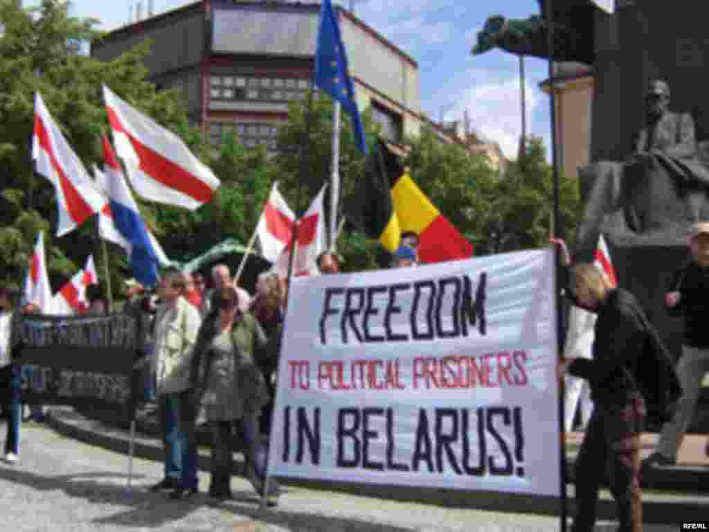 Belarusların Praqada piketi 