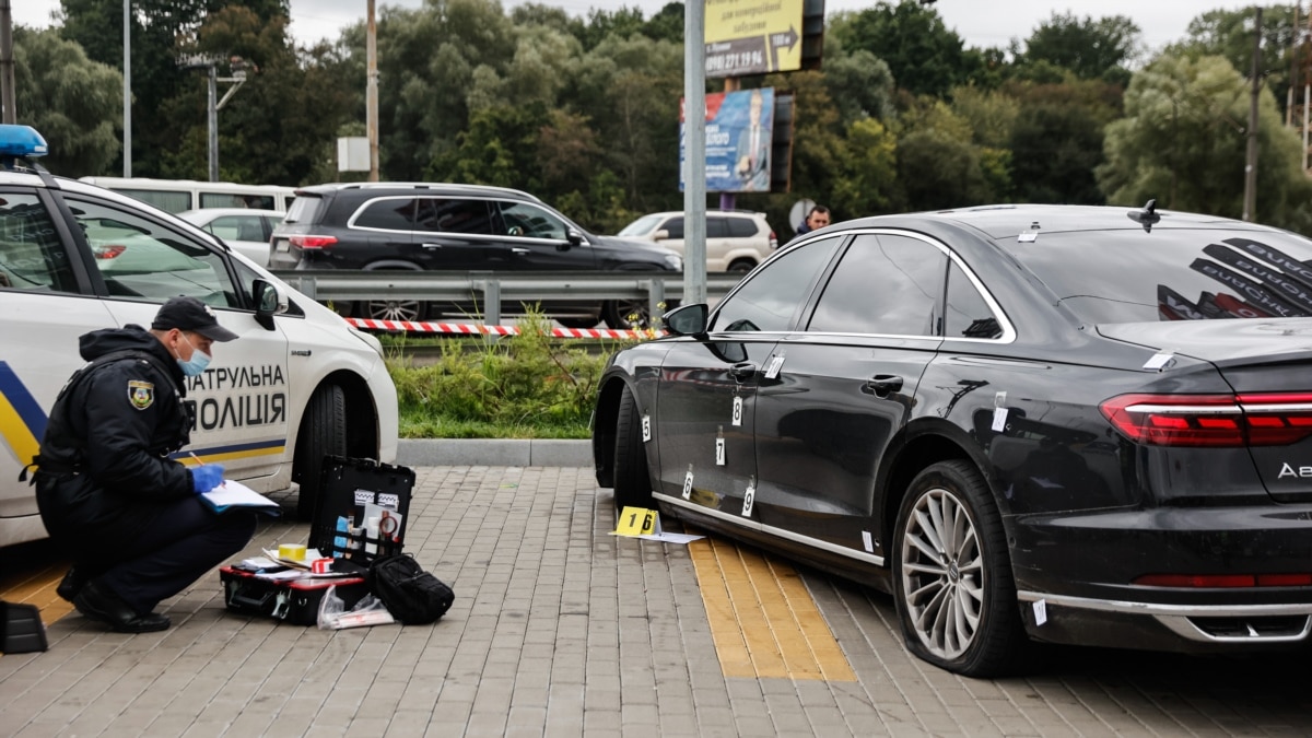 Gunfire Rips Through Car Carrying Aide To Ukraine's President