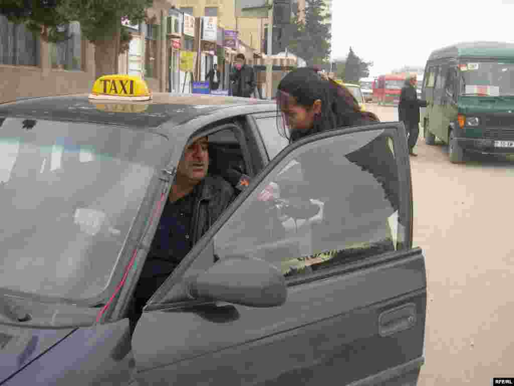 Paytaxtda gedən tikintilərdən daha çox sürücülər boğaza yığılıb