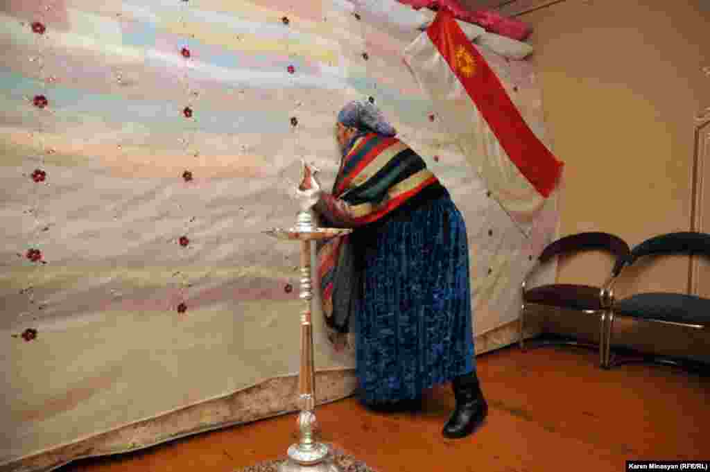 Armenia -- Yezidis in Armenia celebrate the "Red Sultan" religious holiday, Zovuni, 21Dec2012