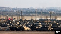 Aglomerare de tancuri israeliene la granița cu Fâșia Gaza. 16 septembrie 2025.