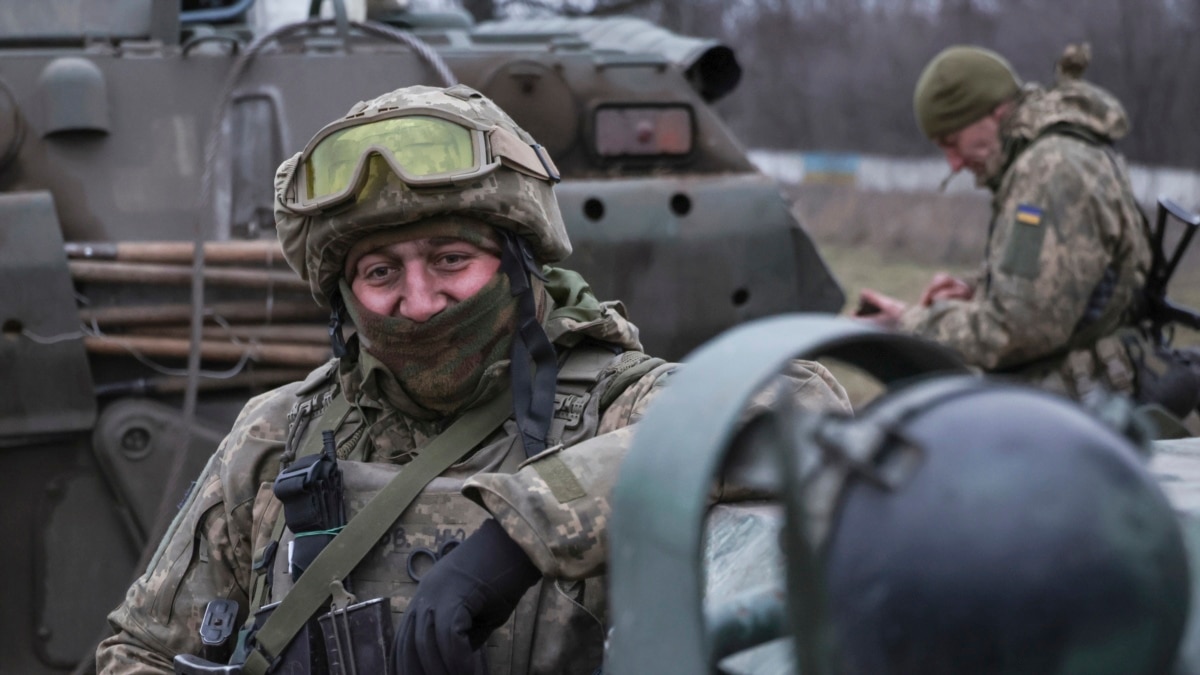 Ukrainian Tanks Crews Arrive In Britain For Training