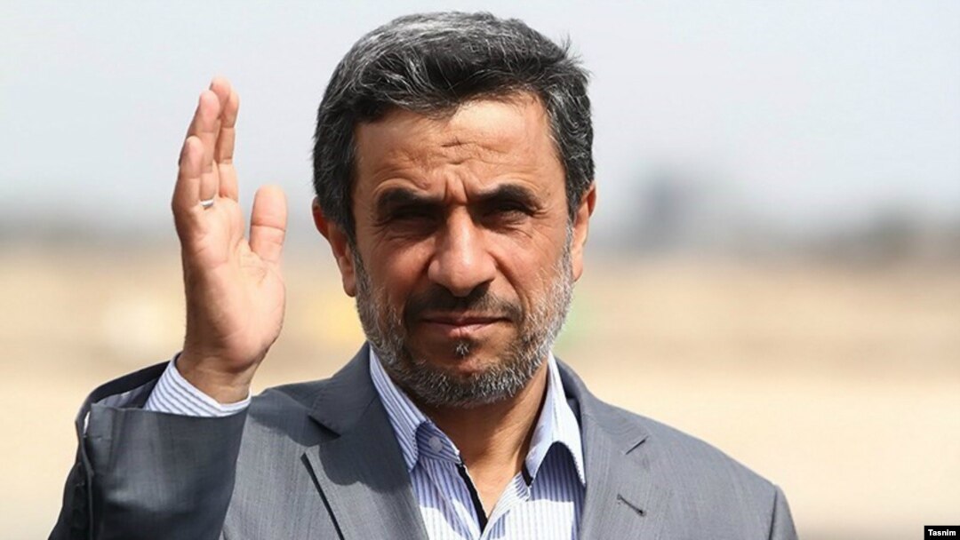 برخی از اصولگرایان حضور محمود احمدی‌نژاد در عرصه انتخابات دوازدهم ریاست‌جمهوری را مورد انتقاد شدید قرار داده‌اند.