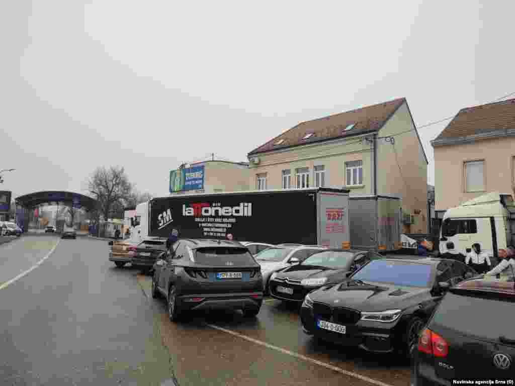 Iz Ministarstva prometa BiH su od Evropske komisije zatražili da pronađu "jasno i operativno rešenje za pitanje boravka profesionalnih vozača iz Bosne i Hercegovine na teritoriji Evropske unije", prelaz Gradiška, 26. januar 2026.