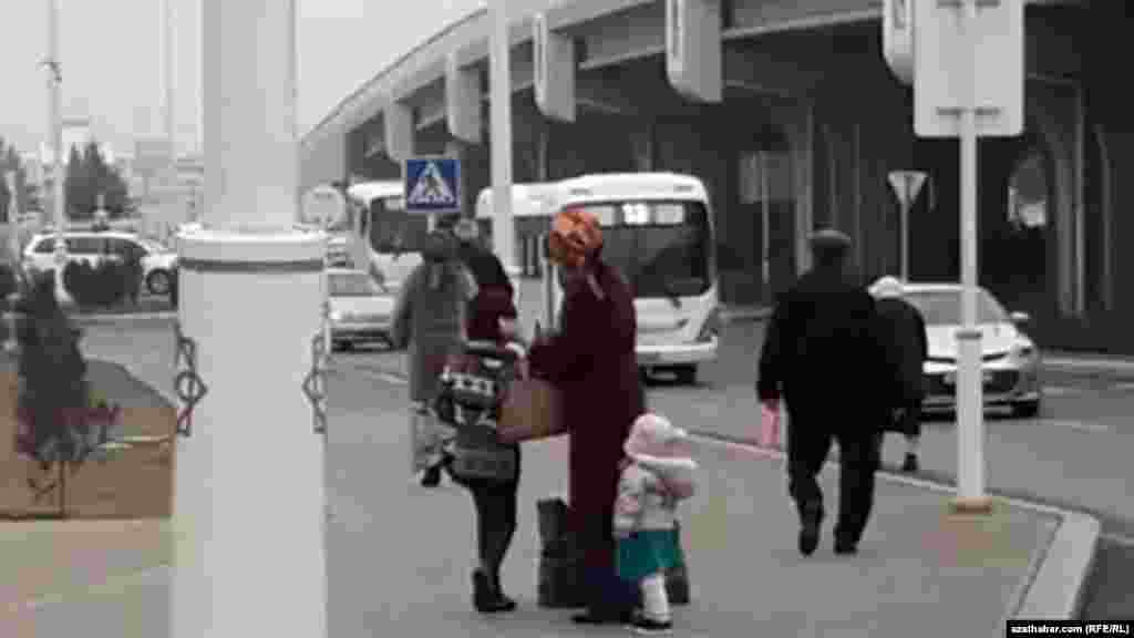 Aşgabadyň köçeleriniň biri