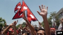 جشن مردم نپال در روز پنج شنبه - عکس از AFP