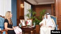 Eva Kaili gjatë takimit me ministrin e Punës së Katarit, Samikh Al Marri.