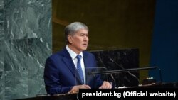 Раиси ҷумҳури Қирғизистон Алмосбек Отамбоев