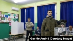 Na izbornom mestu u Kuli, na severu Srbije.