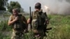 Військові 93-ї бригади «Холодний Яр» ЗСУ ведуть вогонь по російських позиціях із РСЗВ БМ-21 «Град» поблизу Краматорська на Дорнеччині, 4 серпня 2026 року 