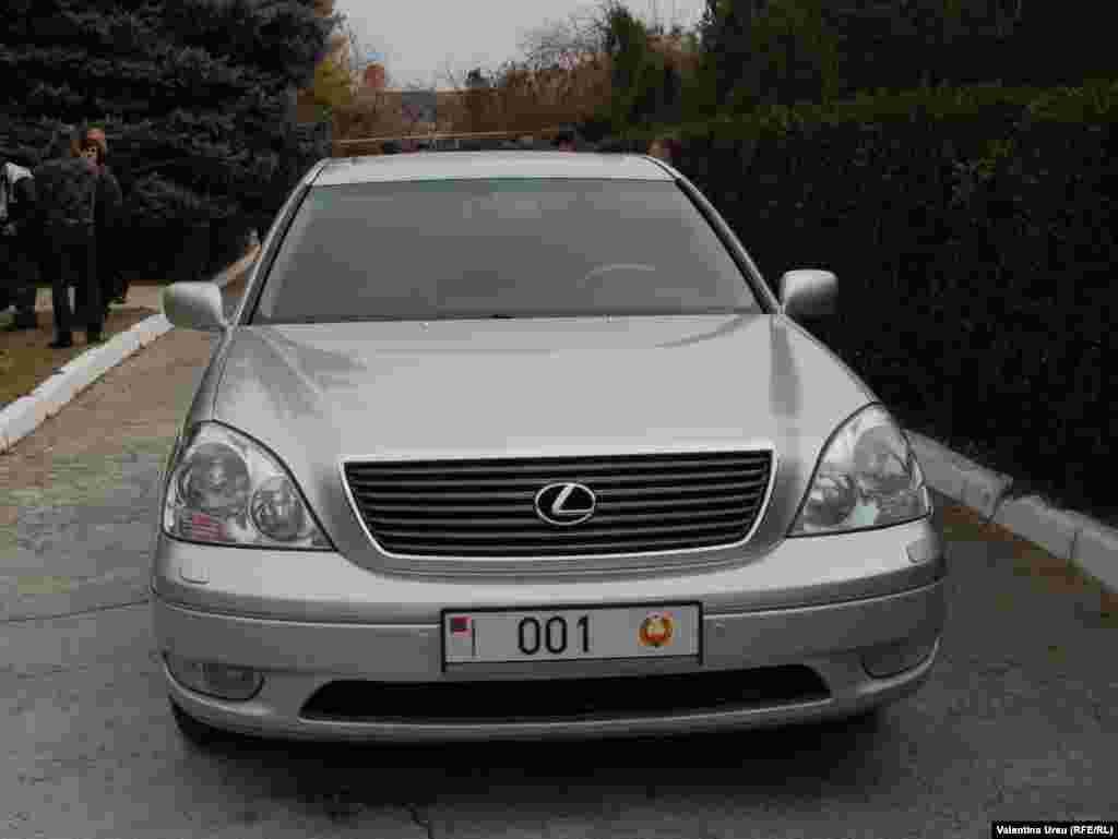 Cea mai pazita masina din Transnistria.