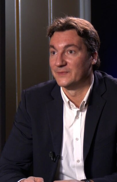 В момента и президентът и правителството са в оставка но