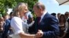 Бившата външна министърка на Австрия Карин Кнайсел танцува с руския президент Владимир Путин по време на сватбата й. 18 август 2018 г.