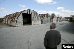 Depot e “Veleprometit” në Vukovar, ku Ushtria Popullore Jugosllave (JNA) e asaj kohe kishte ngritur një kamp përmes të cilit kaluan më shumë se 10.000 persona në periudhën nga shtatori i vitit 1991 deri në prill të vitit 1992.