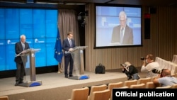 Një konferencë për media e përfaqësuesit të lartë evropianë, Joseph Borrell, bashkë me zëdhënësin Peter Stano. Fotografi nga arkivi. 