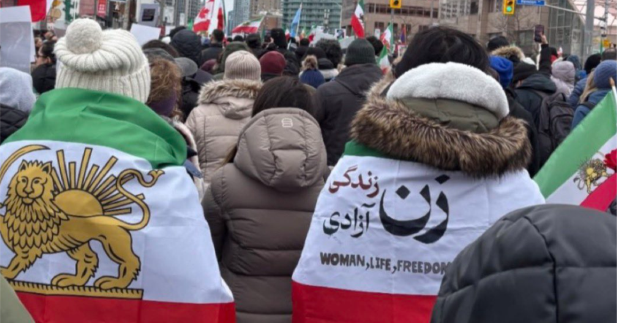 «بگو با مایی یا بر ما؟»؛ روایت تنش و خشم هواداران