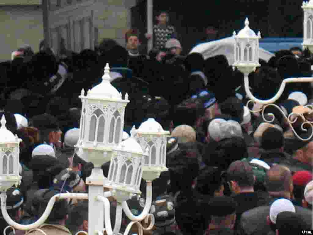 Гусели ҷанозаи Саидмуъмин Раҳимов ба манзили охират