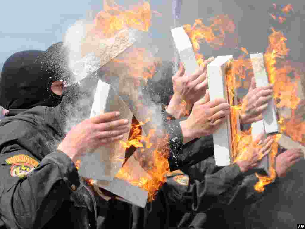 Bjelorusija - Prezentacija moći - U Minsku su, pripadnici bjeloruskih specijalnih jedinica vješto prezentirali svoje sposobnosti, na tradicionalnom godišnjem vojnom susretu. 