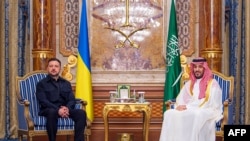 د سعودي عربستان ولیعهد محمد بن سلمان او د اوکراین ولسمشر ولادیمیر زیلینسکي په جده کې. د اپریل ۲۴ مه-۲۰۲۶