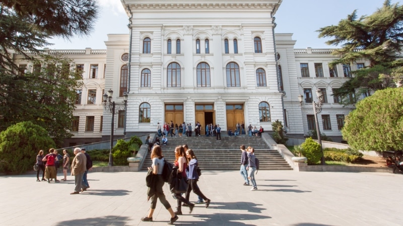 ვერ აყალიბებენ აზრს, უჭირთ წერა, ნამდვილი და ყალბი ამბების გარჩევა - UNICEF-ის ახალი კვლევა სტუდენტებზე