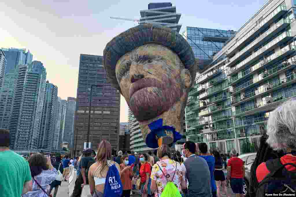 Kanadában már el is kezdték reklámozni a kiállítást egy óriási, Van Gogh fejét mintázó légballonnal