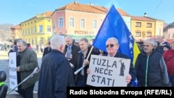 Protest je organizovala Nova penzionerska/umirovljenička stranka (NPUS) Tuzla, 25. januara 2025.