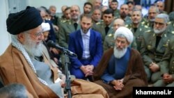 دیدار آیت‌الله خامنه‌ای با فرمانده ارتش جمهوری اسلامی