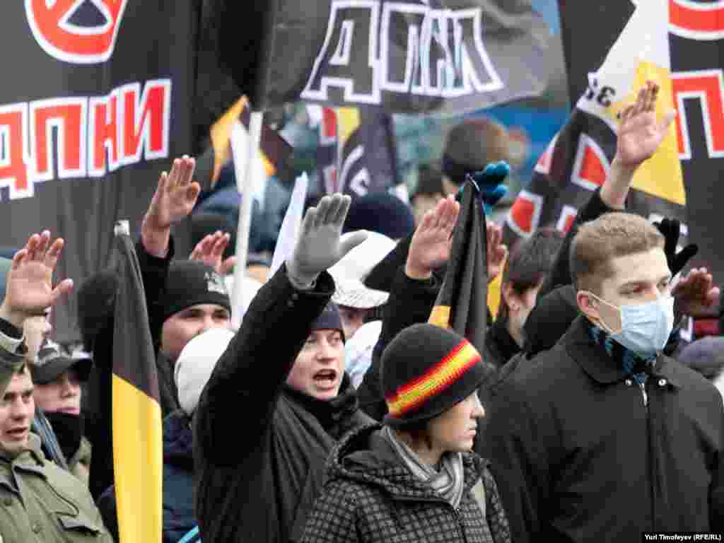 В марше приняли участие: Движение против нелегальной эмиграции...