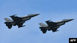 Avionët F-16 të prodhimit amerikanë. Sipas raportit të SIPR-it, shtetet evropiane në vitet e ardhshme pritet të rrisin importet e tyre të avionëve të prodhimit amerikanë. 