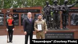 Радий Хабиров на открытии мемориального комплекса участникам военного вторжения в Украину, Стерлитамак, 9 августа