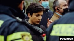 „მთავარი არხის“ ჟურნალისტი დეა მამისეიშვილი დააჯარიმეს მამუკა მდინარაძის შესახებ ფეისბუკ-პოსტის გამო.