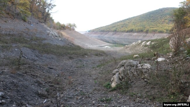 Пересохшая река, питающая Изобильненское водохранилище