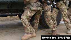 Померли двоє 23-річних контрактників і один – 21-річний 