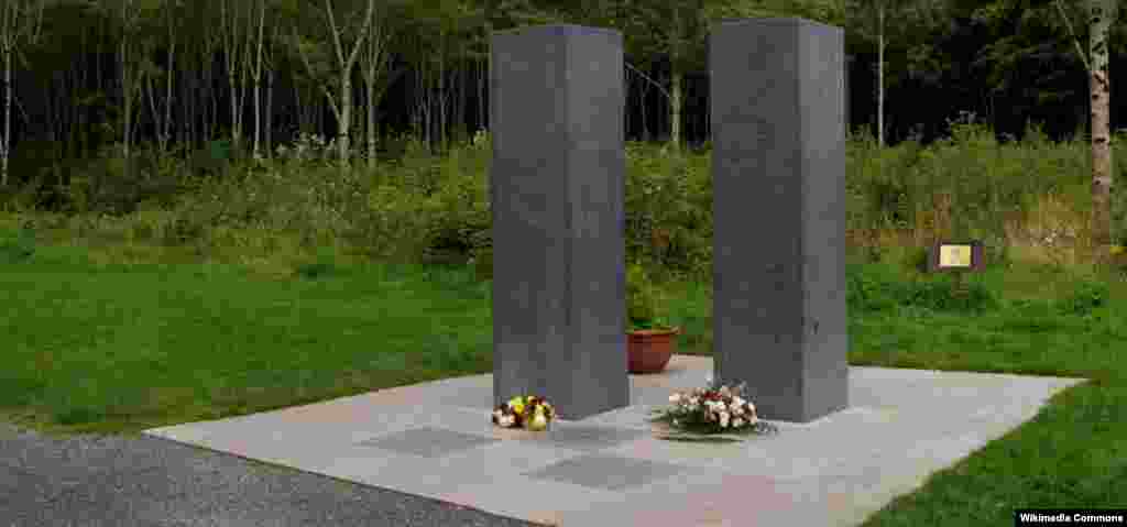 ...and a similar memorial in Ireland&#39;s Donadea Forest Park. This work is dedicated to firefighter Sean Tallon, whose family had emigrated from Donadea, and to other emergency workers and public servants who died in the attacks.&nbsp;