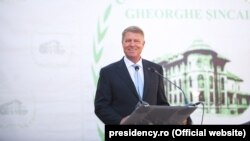 Klaus Iohannis, la colegiul național „Gheorghe Şincai” din București