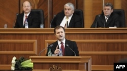 Moldova's new prime minister, Vlad Filat, speaking to parliament today.