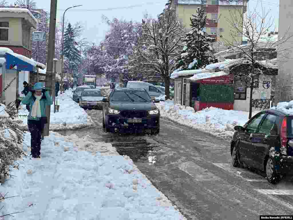 Očišćene su glavne saobraćajnice, ali ne i sporedni putevi.