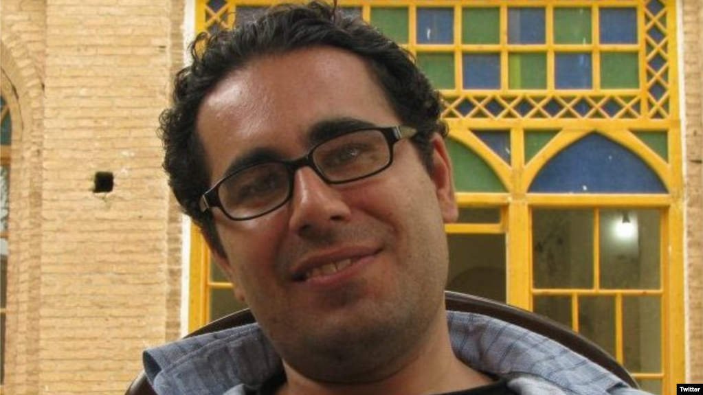 محمد حبیبی به دلیل اعتراض به مسمومیت‌های سریالی دانش‌آموزان به حبس محکوم شد